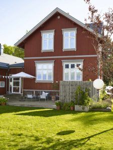 Varme og historiske farger til røde hus