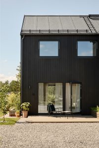 Trehus beiset sort med TREBITT 90033 Funkissort