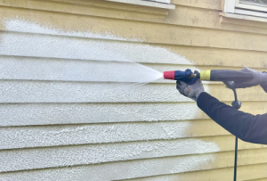 Husvask og kraftvask med skummende effekt fra Jotun